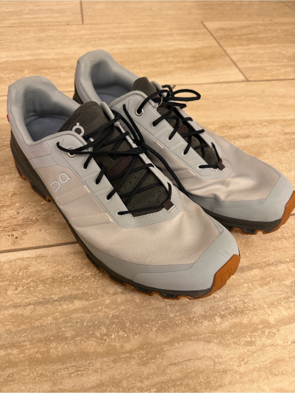 On Cloud Men’s Gray Athletic Sneakers